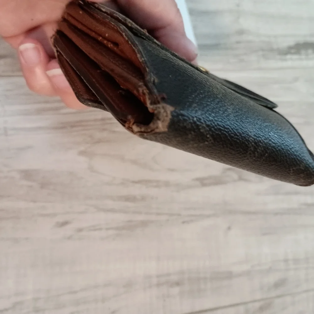 Authentic Louis Vuitton Monogram Portefeiulle Elise Trifold Wallet